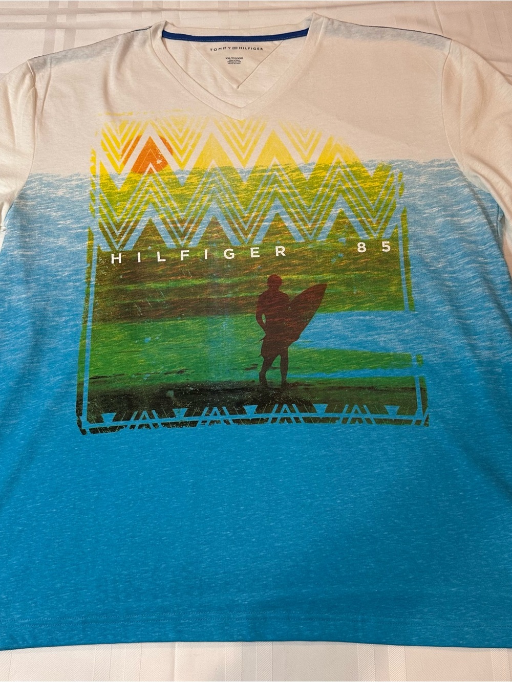 Tommy Hilfiger Men’s XXL V-Neck Graphic T-Shirt - Surf Theme NWOT